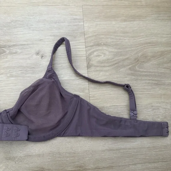 SKIMS ultra fine Mesh purple bra - Picture 5 of 9